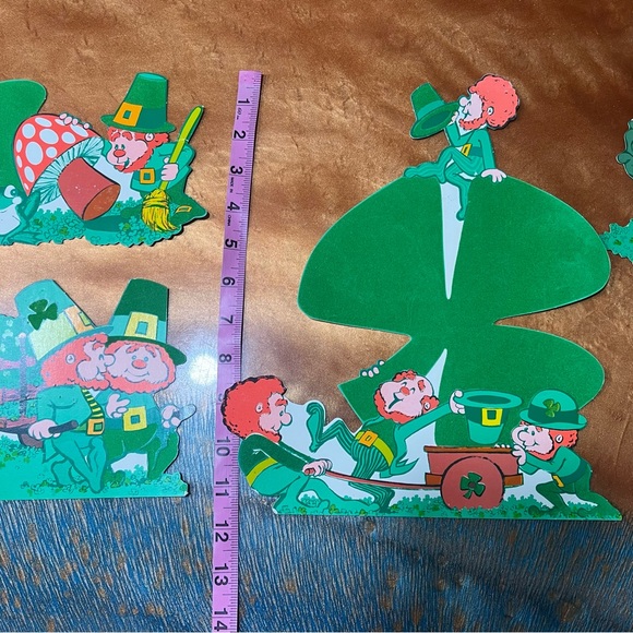 Vintage St. Patrick’s Day, leprechaun and clovers wall decorations flocked - Picture 8 of 10